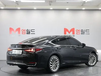 Lexus ES 2021, 69023 км, за 29539.19 USD