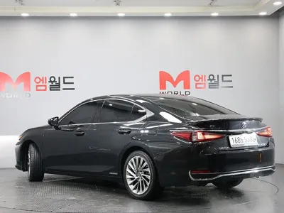 Lexus ES 2021, 69023 км, за 29539.19 USD