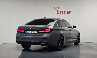 BMW 5-Series 2021, 56263 км, за 21662.07 USD