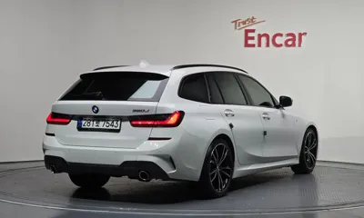 BMW 3-Series 2022, 59587 км, за 24437.07 USD