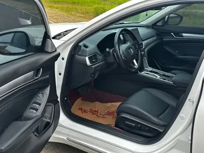 Honda Accord 2022, 56000 км, за 11477.12 USD