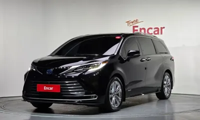 Toyota Sienna · 2021 год
