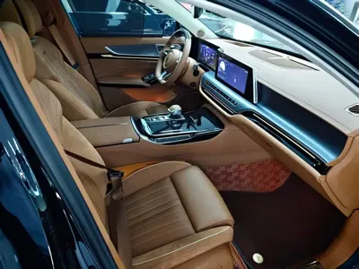 Hongqi Hongqi H9 2024, 11000 км, за 27927.65 USD