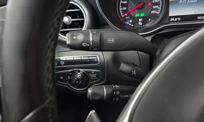 Mercedes-Benz C-Class 2017, 84259 км, за 25276.89 USD - фото 18