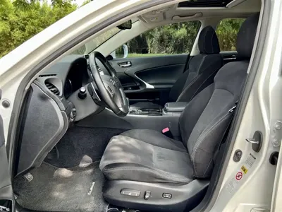 Lexus IS 2011, 110000 км, за 7271.68 USD - фото 6