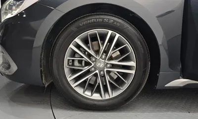 Hyundai Grandeur 2018, 102784 км, за 7748.91 USD