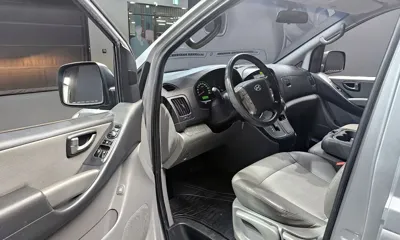 Hyundai Starex 2012, 125893 км, за 5054.48 USD - фото 11