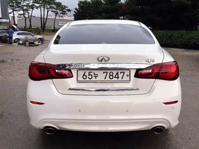Infiniti Q70 2015, 142632 км, за 4561.08 USD