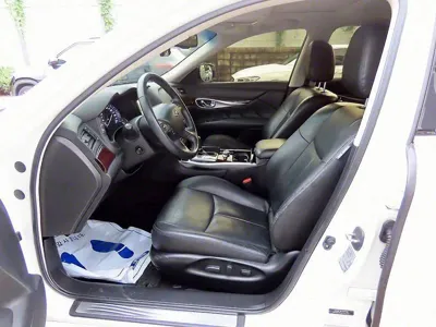 Infiniti Q70 2015, 142632 км, за 4561.08 USD