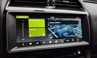 Jaguar F-Pace 2018, 120681 км, за 7880.79 USD - фото 14