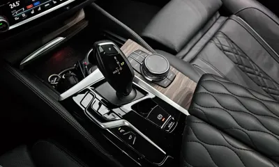 BMW 5-Series 2023, 35958 км, за 33372.39 USD - фото 9