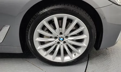 BMW 5-Series 2023, 35958 км, за 33372.39 USD - фото 21