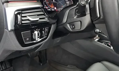 BMW 5-Series 2023, 35958 км, за 33372.39 USD - фото 28