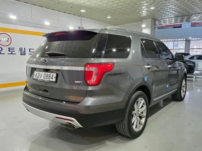 Ford Explorer 2016, 98378 км, за 8320.87 USD