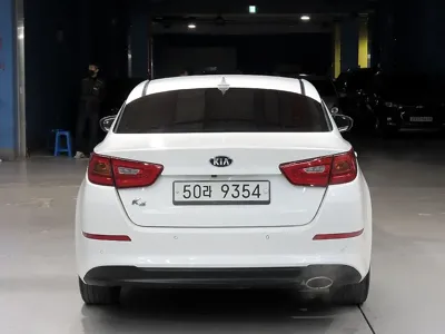 Kia K5 2014, 195321 км, за 3835.4 USD