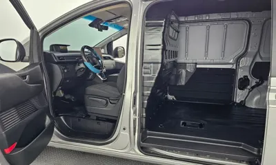 Hyundai Staria 2025, 67215 км, за 15482.71 USD - фото 30