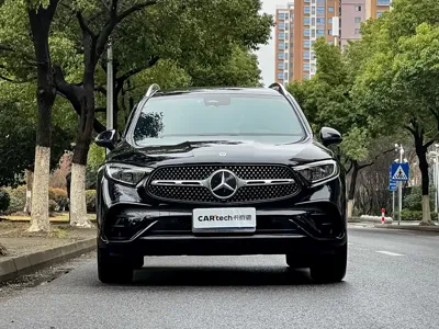 Mercedes-Benz GLC 2025, 15000 км, за 39728.48 USD