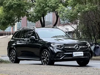 Mercedes-Benz GLC 2025, 15000 км, за 39728.48 USD