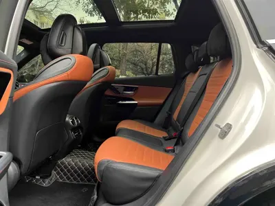 Mercedes-Benz GLC 2025, 15000 км, за 39782.48 USD - фото 9
