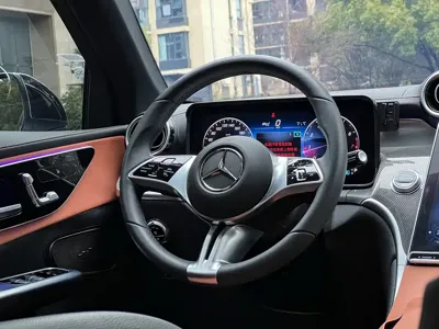 Mercedes-Benz GLC 2025, 15000 км, за 39782.48 USD - фото 16