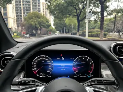 Mercedes-Benz GLC 2025, 15000 км, за 39782.48 USD - фото 23