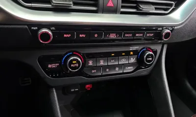 Kia Niro 2020, 50606 км, за 12552.89 USD - фото 16
