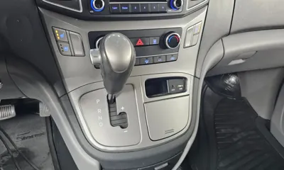 Hyundai Starex 2019, 125886 км, за 9452.68 USD - фото 9
