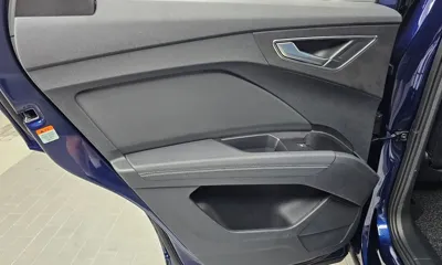 Audi Q4 e-tron 2025, 7735 км, за 30523.83 USD - фото 25