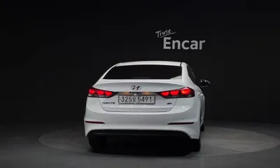 Hyundai Avante 2017, 175084 км, за 4485.47 USD