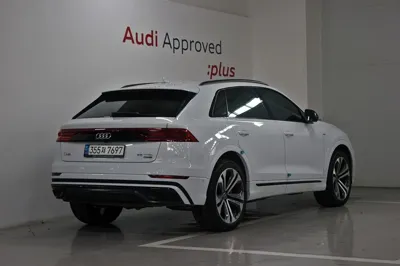 Audi Q8 2023, 37332 км, за 48247.34 USD