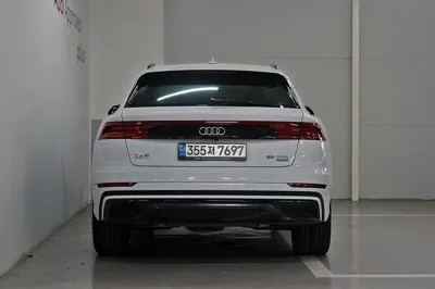 Audi Q8 2023, 37332 км, за 48247.34 USD
