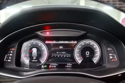 Audi Q8 2023, 37332 км, за 48247.34 USD - фото 8