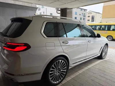 BMW X7 2025, 3155 км, за 54726.27 USD