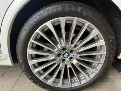 BMW X7 2025, 3155 км, за 54726.27 USD