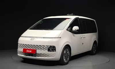 Hyundai Staria · 2025 год