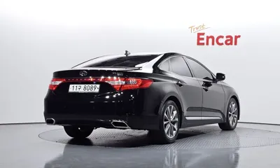 Hyundai Grandeur 2015, 165407 км, за 4889.33 USD