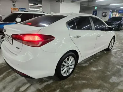 Kia K3 2017, 115112 км, за 4886 USD
