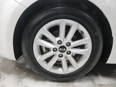 Kia K3 2017, 115112 км, за 4886 USD