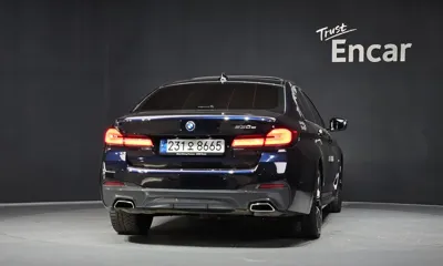 BMW 5-Series 2022, 55628 км, за 33051.32 USD