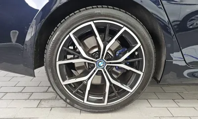 BMW 5-Series 2022, 55628 км, за 33051.32 USD