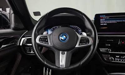 BMW 5-Series 2022, 55628 км, за 33051.32 USD - фото 13
