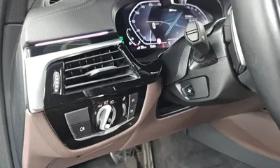BMW 5-Series 2022, 55628 км, за 33051.32 USD - фото 28