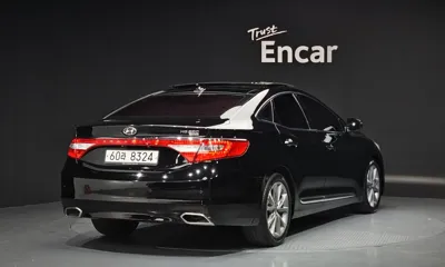 Hyundai Grandeur 2016, 215435 км, за 3799.14 USD