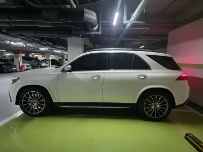 Mercedes-Benz GLE-Class 2025, 6000 км, за 65768.03 USD