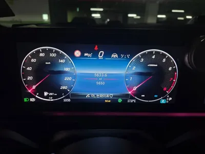 Mercedes-Benz GLE-Class 2025, 6000 км, за 65703.94 USD - фото 8