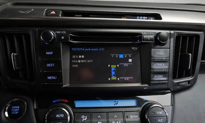 Toyota RAV4 2018, 85590 км, за 14113.17 USD - фото 17