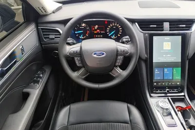 Ford Taurus · 2019 год