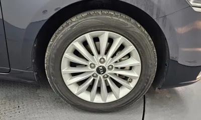 Kia K7 2016, 82035 км, за 7220.69 USD