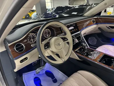 Bentley Flying Spur 2021, 29000 км, за 135864.22 USD