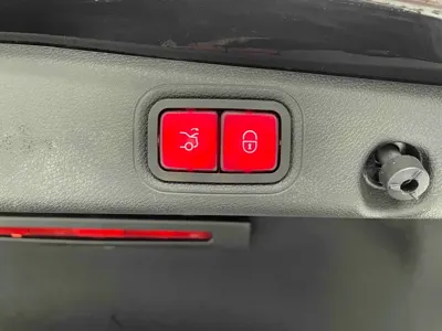 Mercedes-Benz E-Class 2020, 86000 км, за 30371.67 USD - фото 17